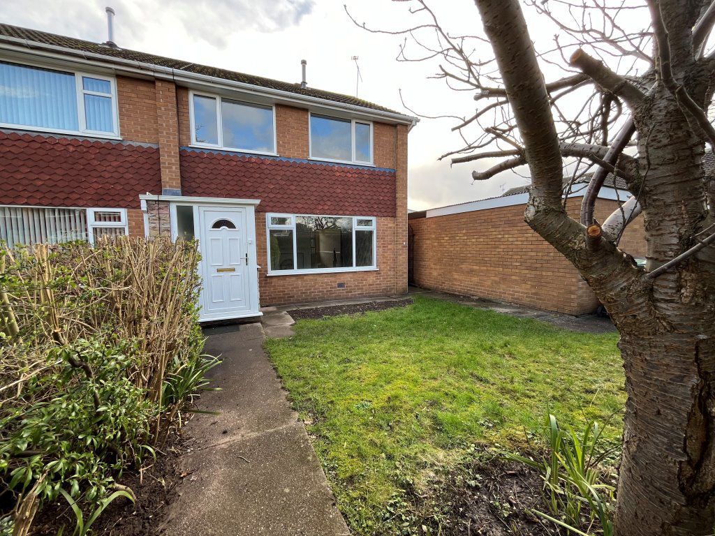 3 bed terraced house to rent in Elton Close, Stapleford, Nottingham NG9, £1,150 pcm