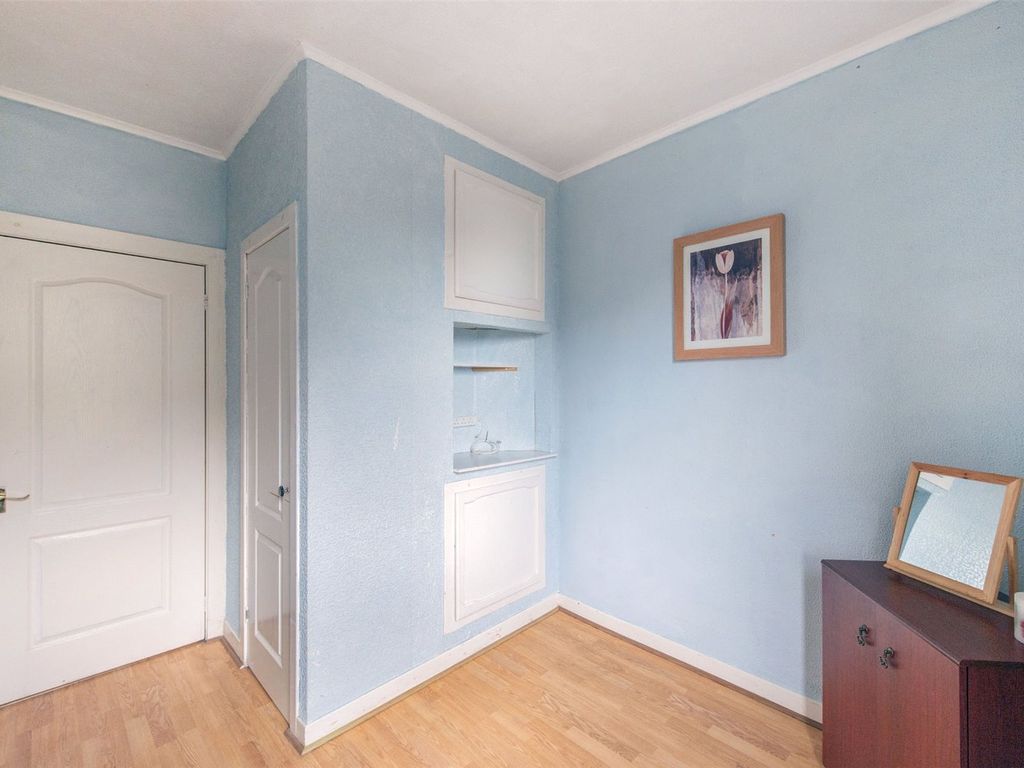 2 bed flat for sale in Hawthorn Street, Grangemouth FK3, £58,000