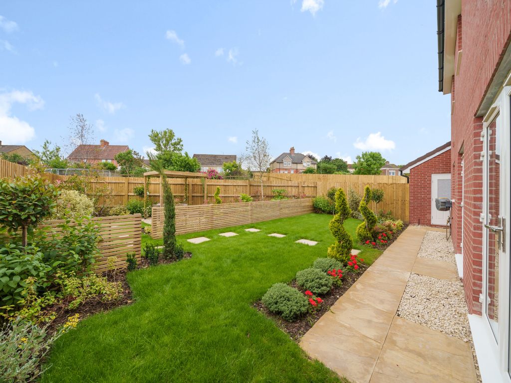 New home, 5 bed detached house for sale in 