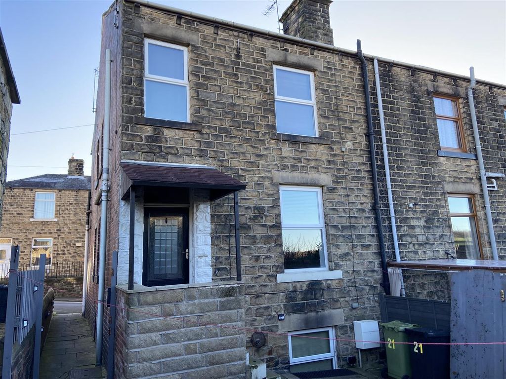 2 bed terraced house to rent in Bank Street, Mirfield WF14, £700 pcm