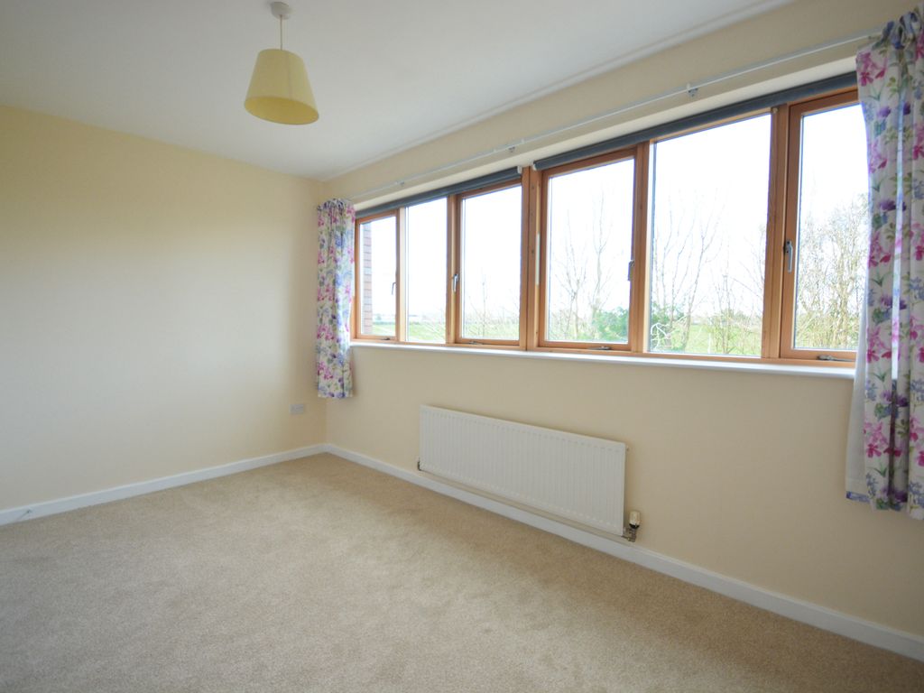 4 bed town house to rent in Glenstall Place, Milton Keynes MK9, £1,650 pcm