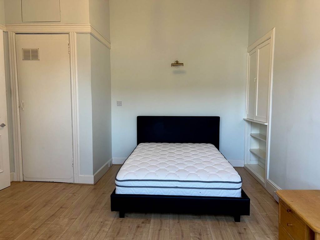 2 bed detached house to rent in Bellevue Road, Edinburgh EH7, £1,450 pcm