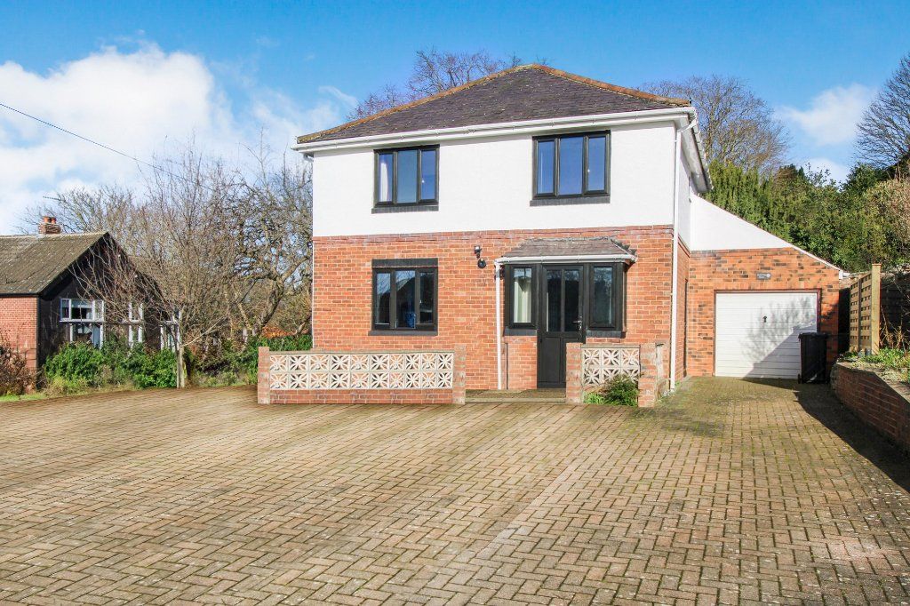 4 bed detached house for sale in Castle Ings Close, Knaresborough, North Yorkshire HG5, £450,000