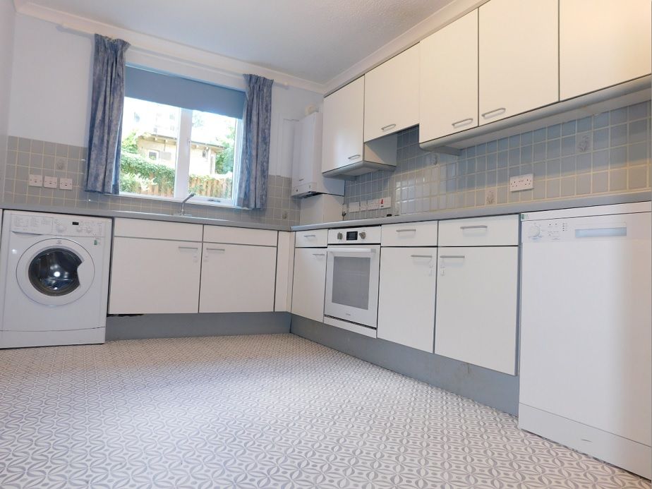 3 bed flat to rent in Morningside Park, Edinburgh EH10, £1,950 pcm