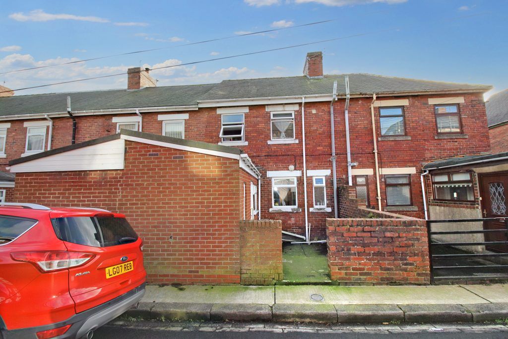 3 bed terraced house for sale in Rydal Avenue, South Moor DH9, £55,000