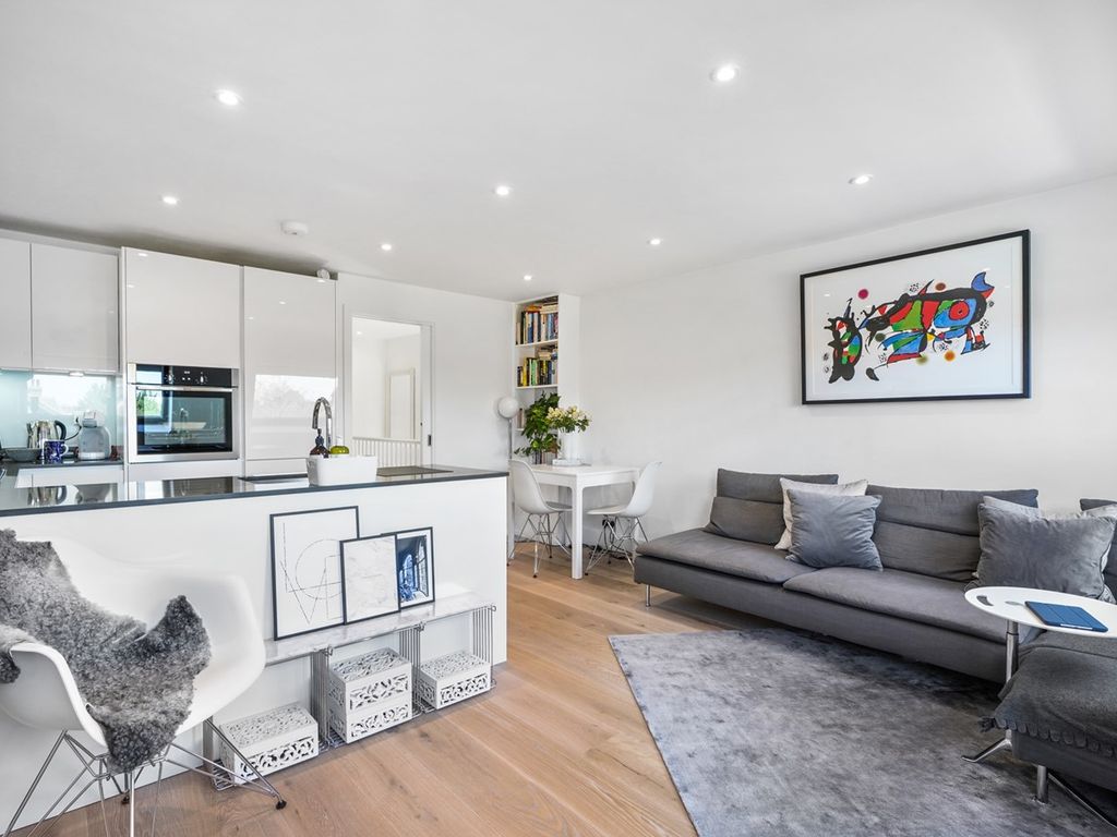 2 bed flat for sale in Northfield Avenue, Ealing W13, £425,000