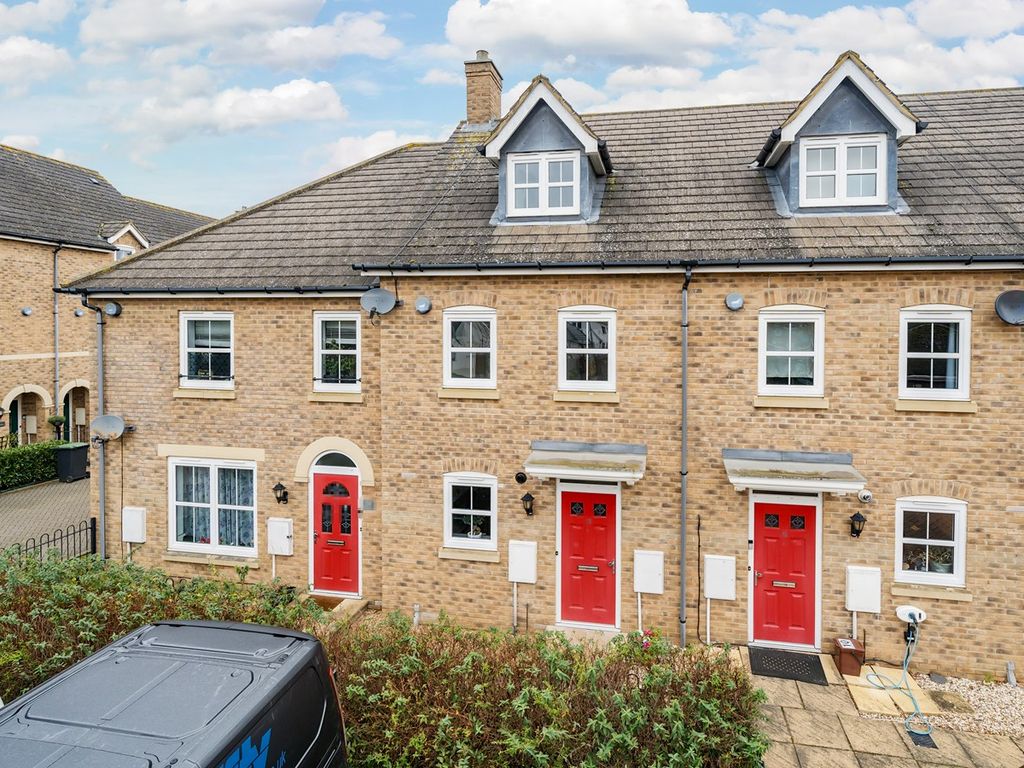 3 bed town house for sale in Ashton Gate, Flitwick MK45, £350,000