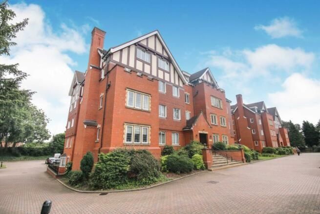 2 bed flat for sale in Warwick Road, Coventry CV3, £275,000