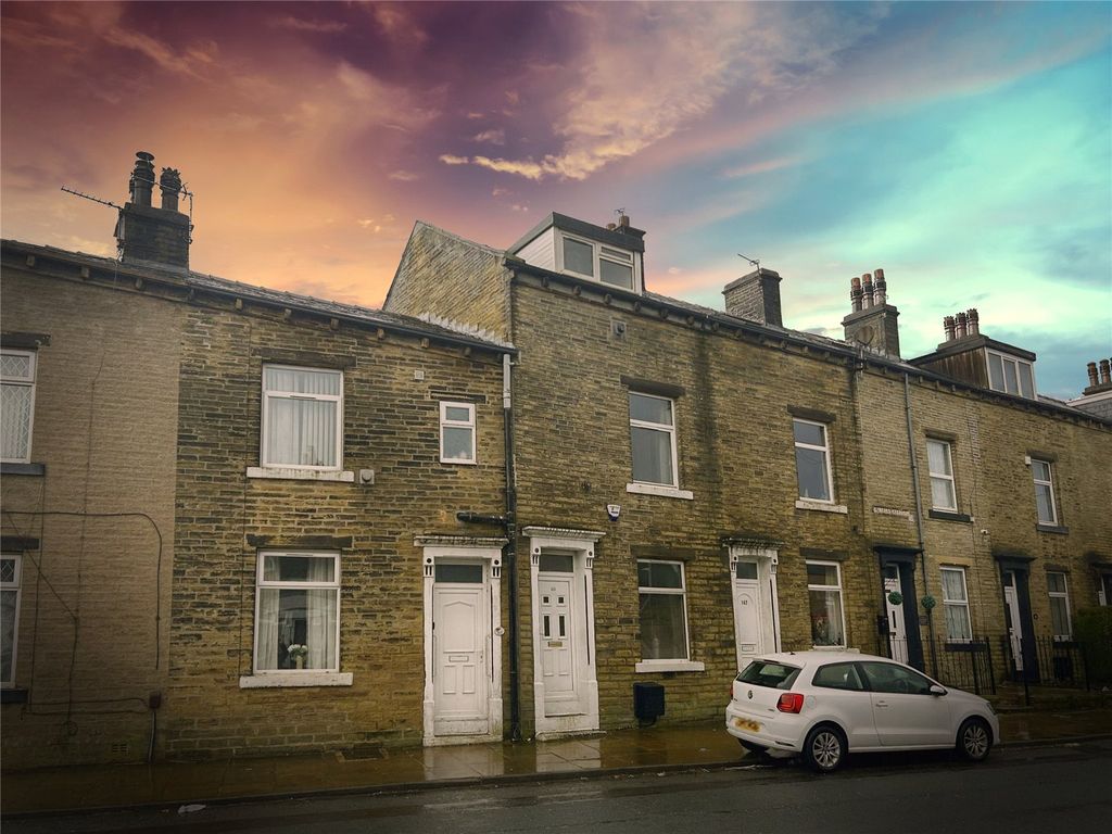 2 bed terraced house for sale in Warley Road, Halifax HX1, £99,500
