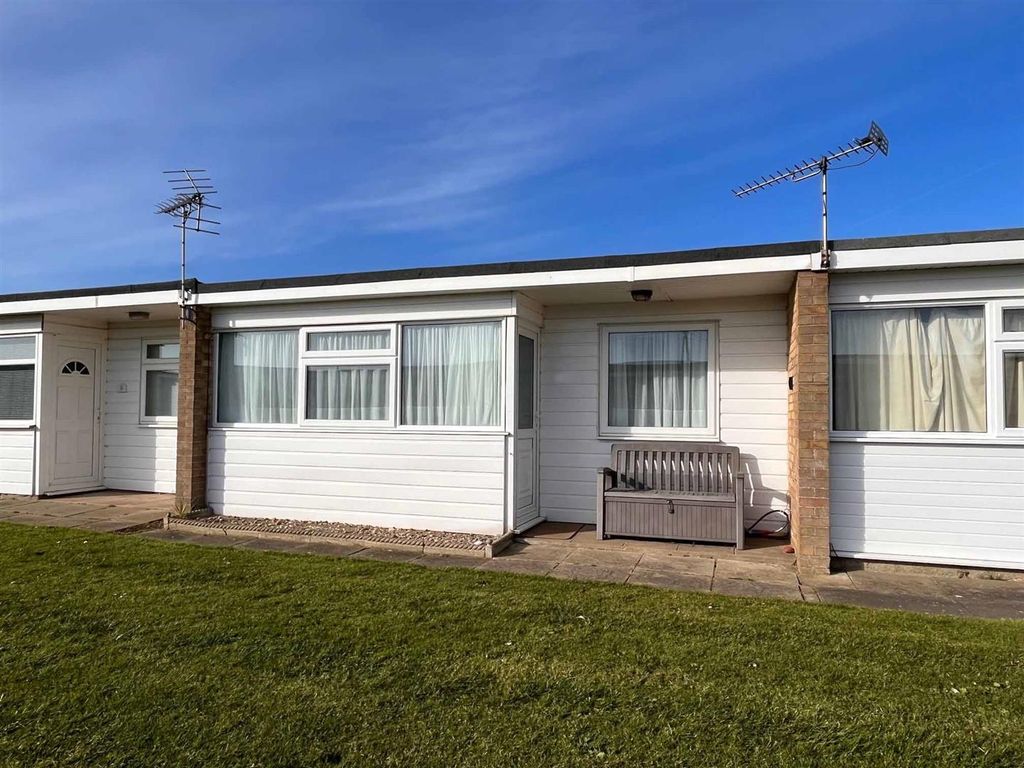 2 bed chalet for sale in California Road, Great Yarmouth NR29, £29,000