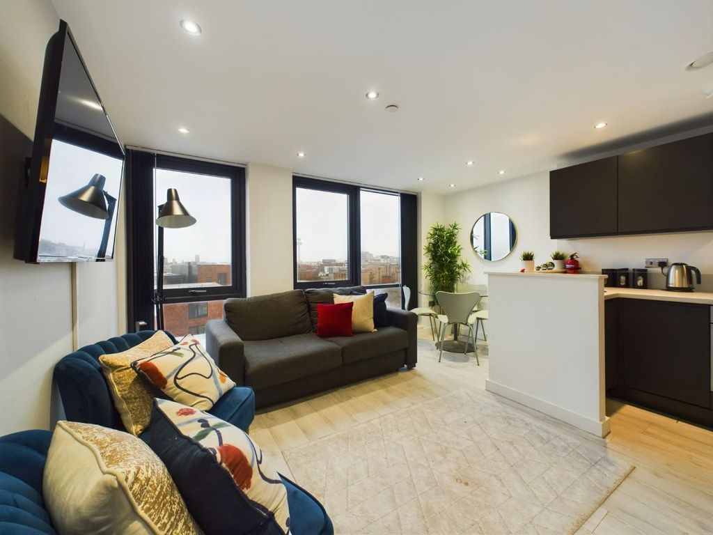 3 bed flat for sale in Norfolk Street, Liverpool L1, £250,000