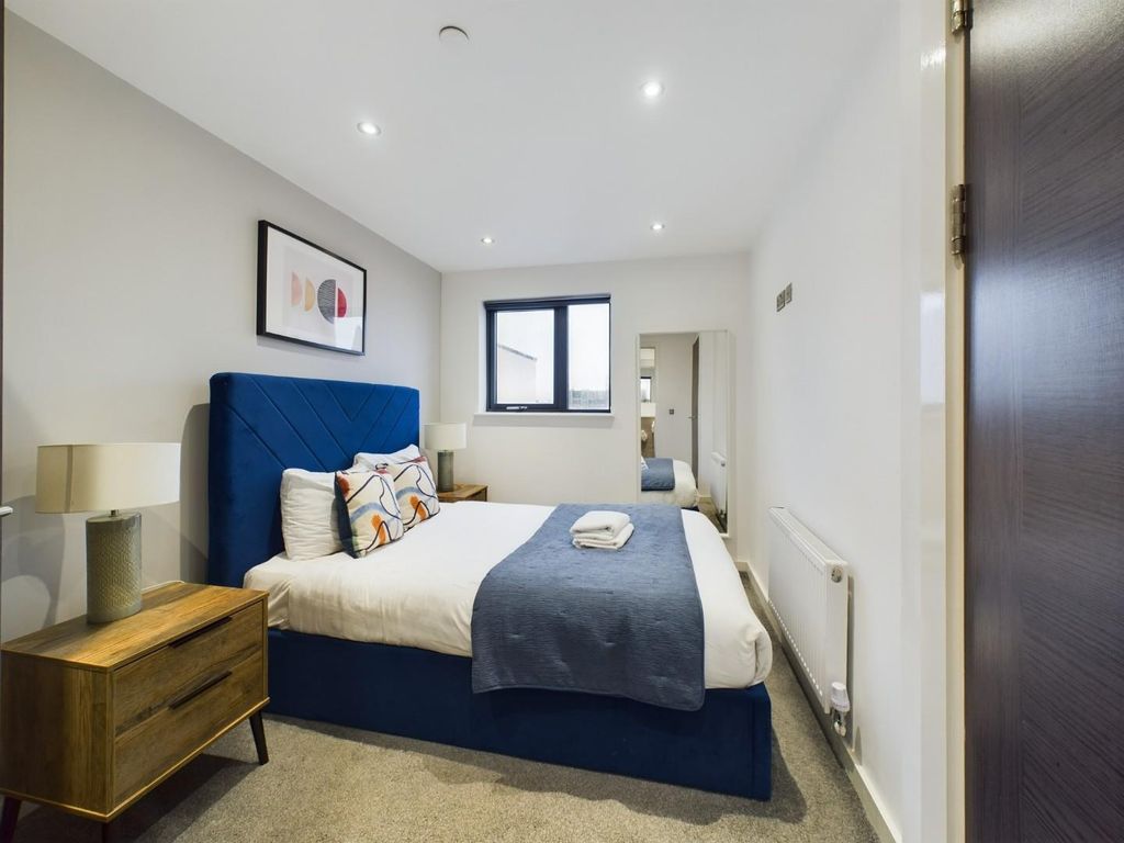 3 bed flat for sale in Norfolk Street, Liverpool L1, £250,000