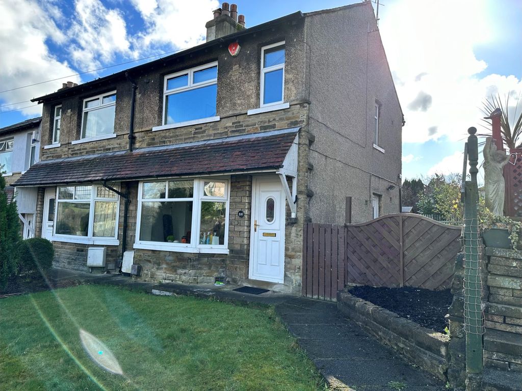 2 bed end terrace house for sale in Wakefield Road, Brighouse HD6, £179,995