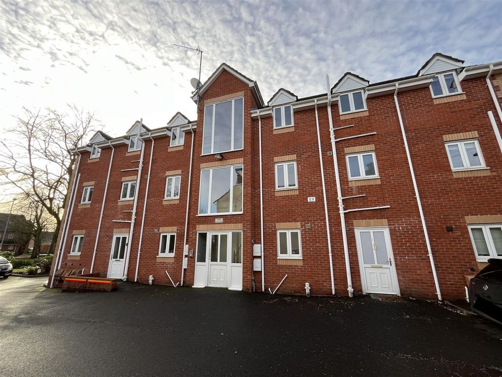 2 bed flat for sale in James Street, Stoke-On-Trent ST4, £70,000