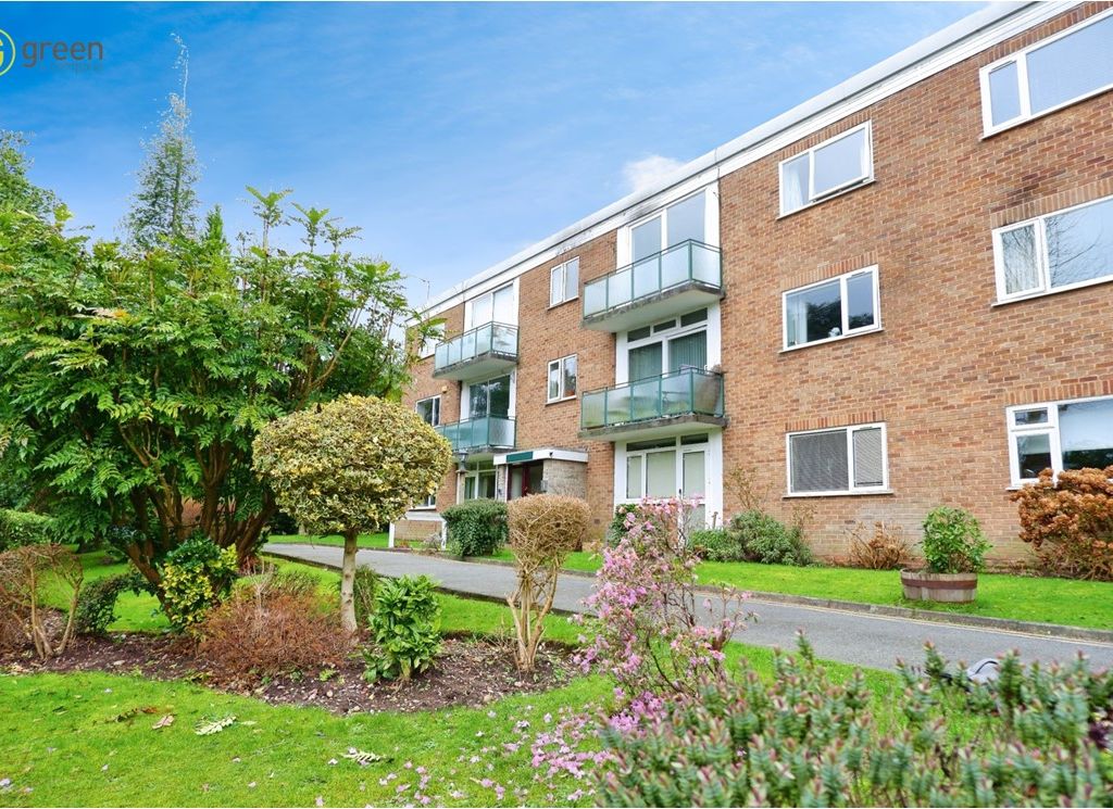 2 bed flat for sale in Foley Road East, Streetly, Sutton Coldfield B74, £200,000