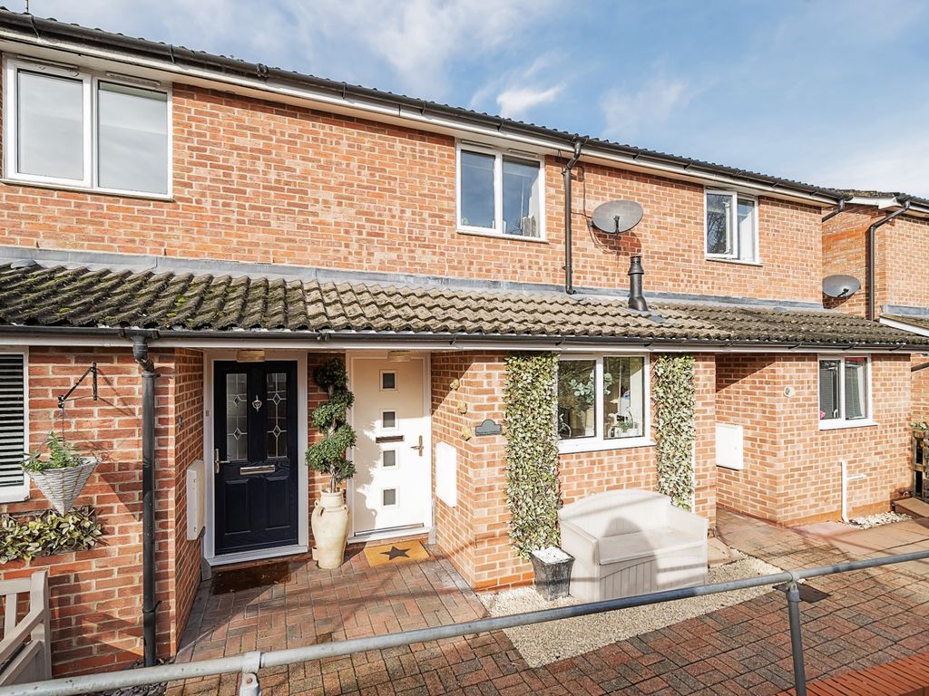 2 bed terraced house for sale in Westview Gardens, Andover SP10, £260,000