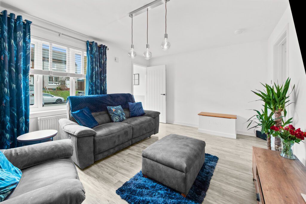 2 bed flat for sale in Station Road, Bannockburn FK7, £140,000