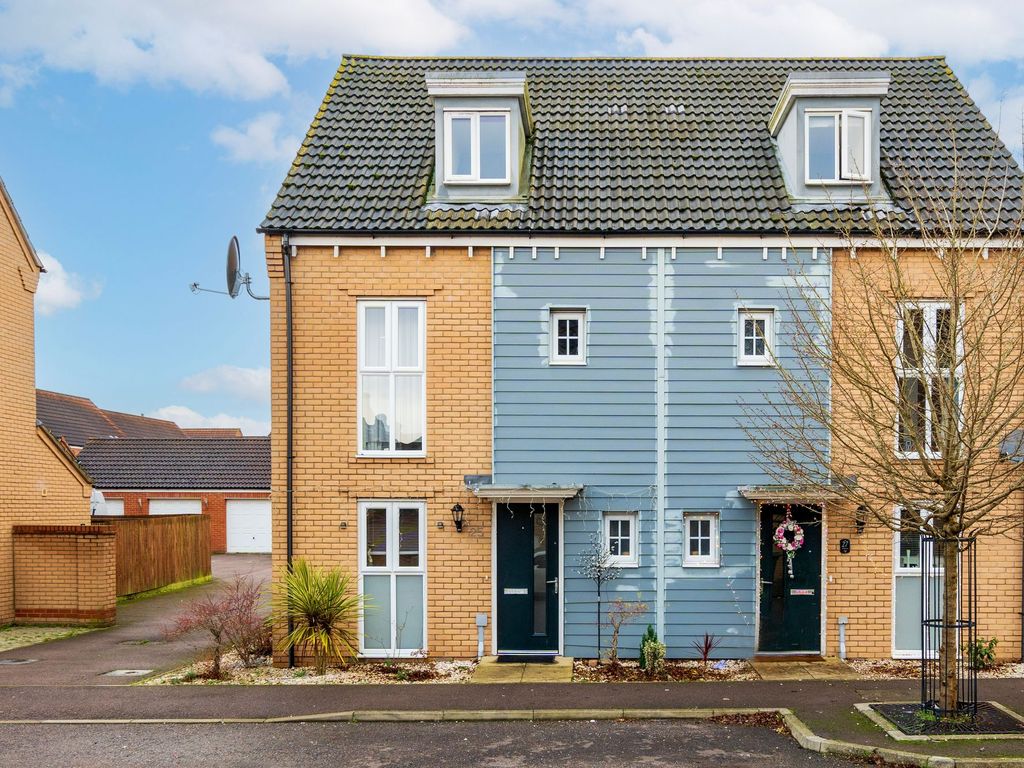 3 bed town house for sale in Wilderness Road, Costessey NR8, £260,000