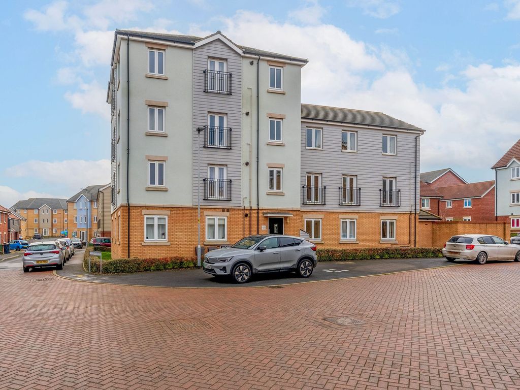 2 bed flat for sale in Woodpecker Way, Costessey NR8, £160,000