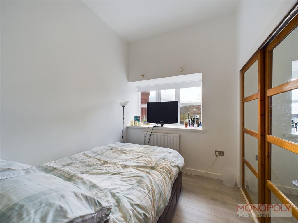 2 bed flat for sale in Tuttle Street, Wrexham LL13, £140,000