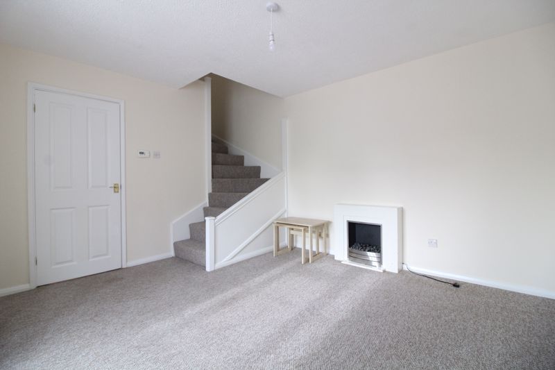 2 bed property for sale in Dorrington Close, Luton LU3, £250,000