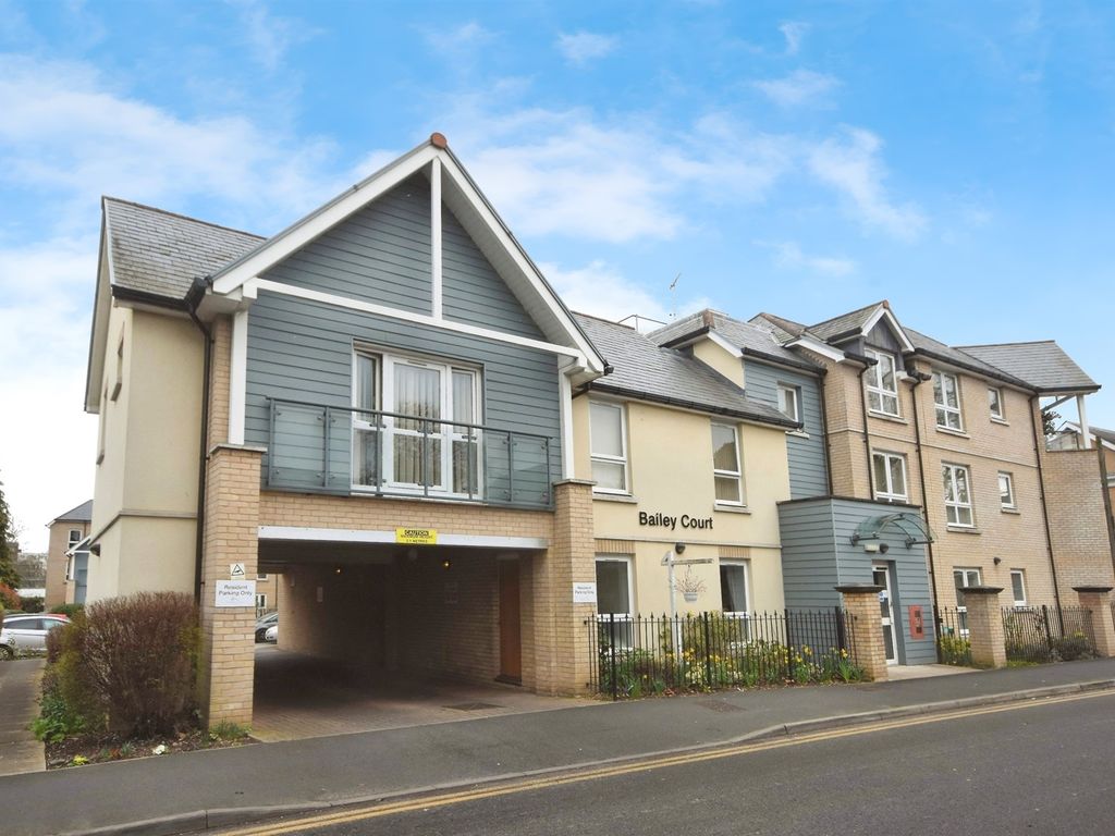 1 bed flat for sale in New Writtle Street, Chelmsford CM2, £185,000