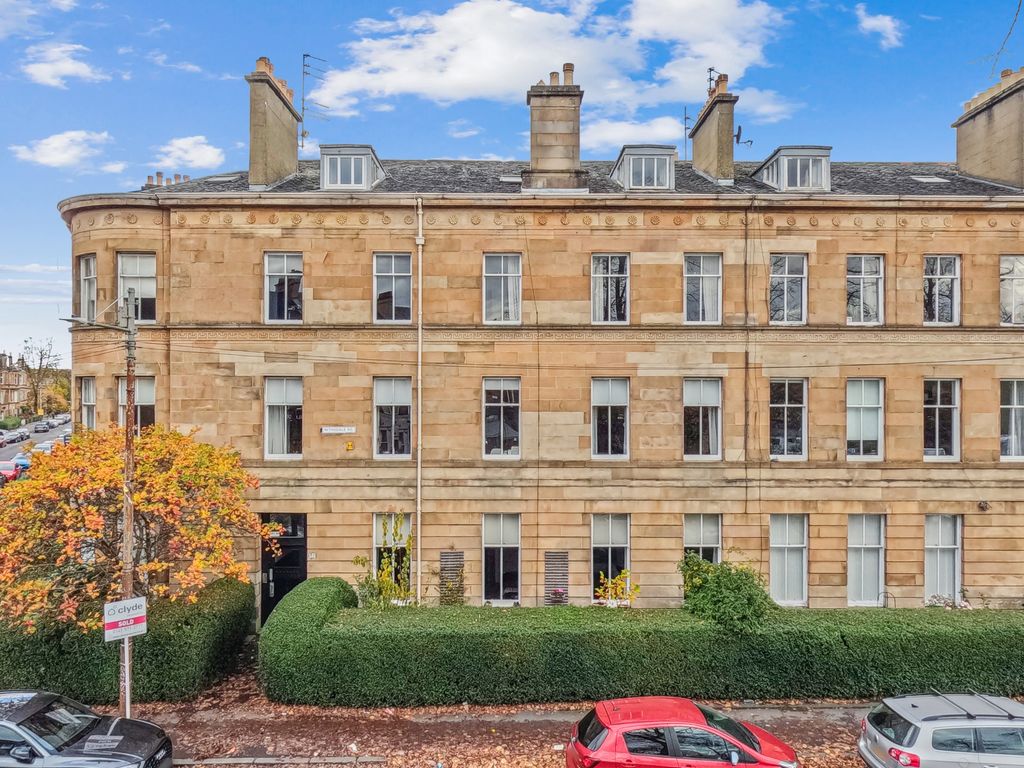2 bed flat for sale in Nithsdale Road, Pollokshields, Glasgow G41, £139,000