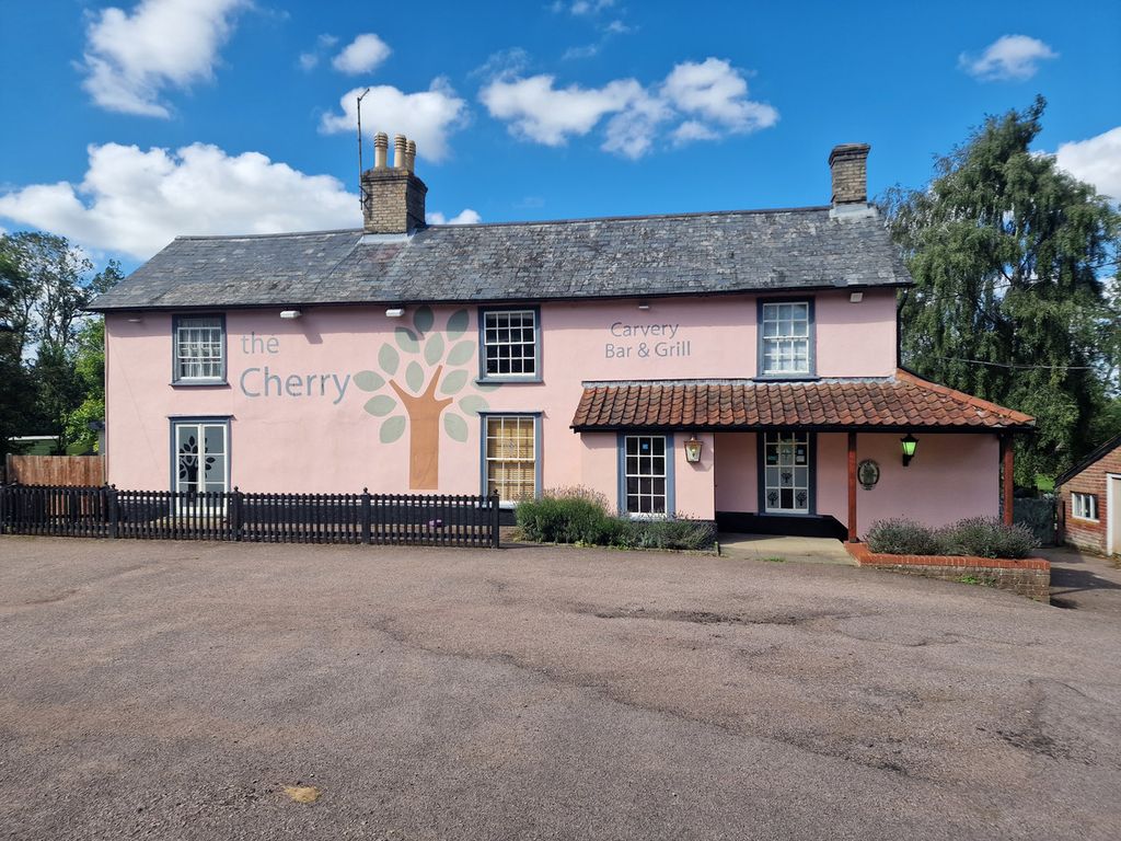 Pub/bar for sale in Cherry Brook, Newmarket CB8, £550,000