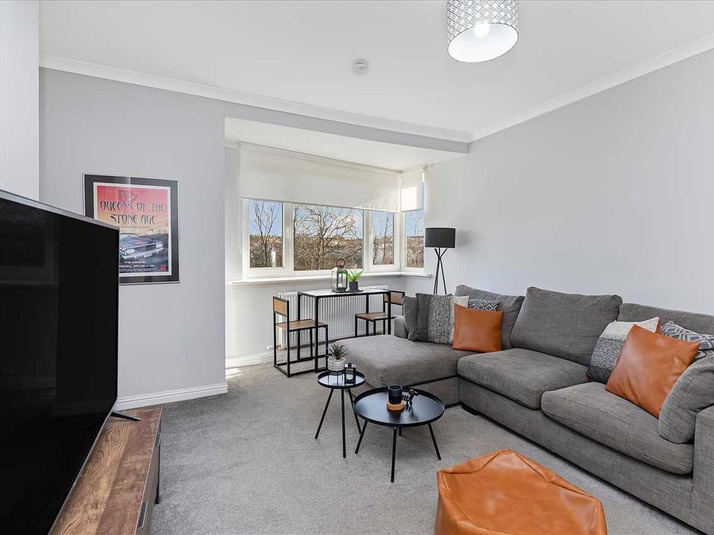 2 bed flat for sale in Falkland Drive, West Mains, East Kilbride G74, £90,000