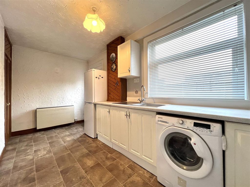 3 bed terraced house for sale in Camelon Crescent, Blantyre, Glasgow G72, £94,995