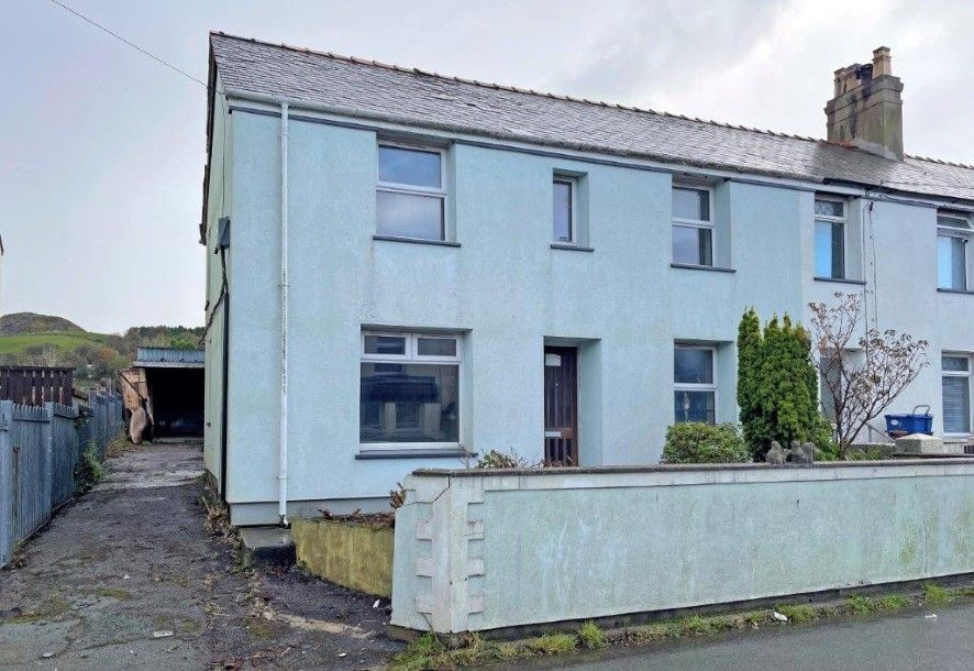 3 bed semi-detached house for sale in Arvonia, Carmel, Caernarfon LL54, £69,000