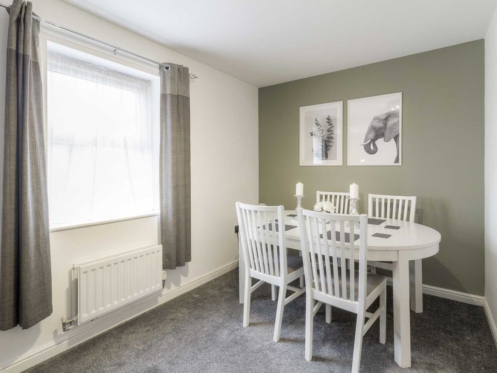 2 bed flat for sale in Colossus Way, Bletchley MK3, £92,000