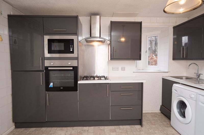 3 bed flat for sale in Ardmaleish Street, Glasgow G45, £85,000