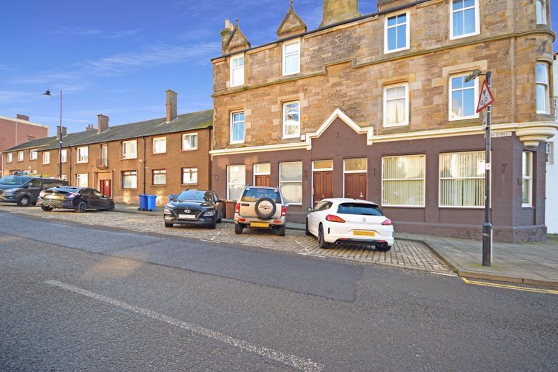 1 bed flat for sale in High Street, Burntisland KY3, £69,999