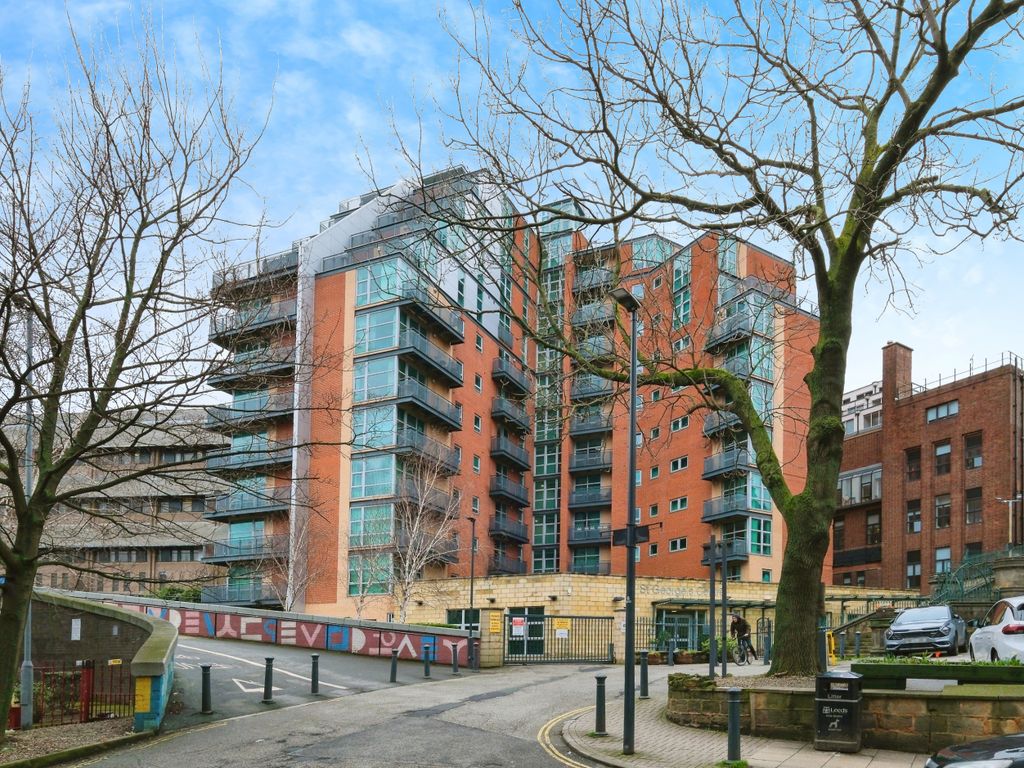 2 bed flat for sale in Great George Street, Leeds LS1, £195,000