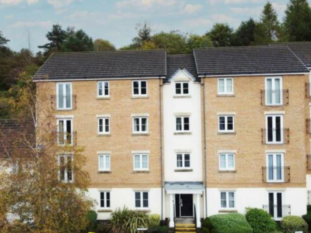 2 bed flat for sale in Clos Gwaith Dur, Ebbw Vale NP23, £120,000