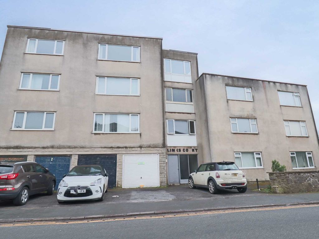2 bed flat for sale in Moorland Road, Weston-Super-Mare BS23, £145,000