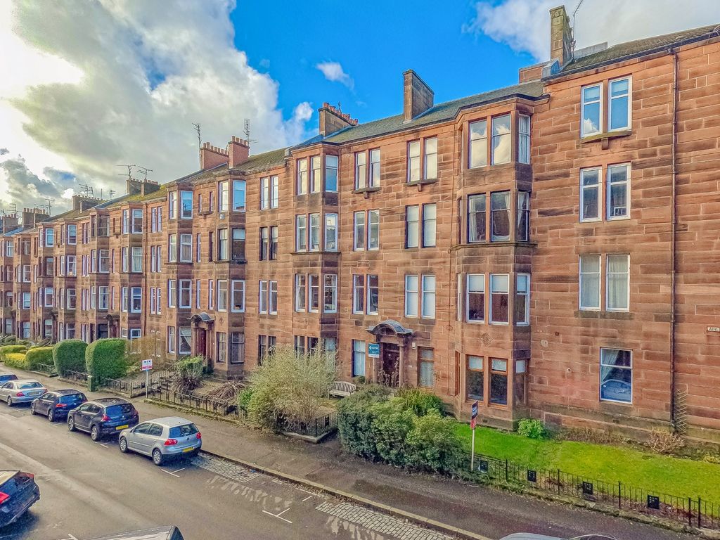 2 bed flat for sale in Airlie Street, Hyndland, Glasgow G12, £209,000