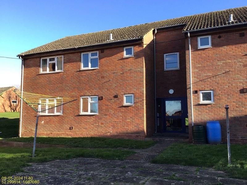 1 bed flat for sale in Ryehill Close, Long Buckby, Northampton NN6, £110,000