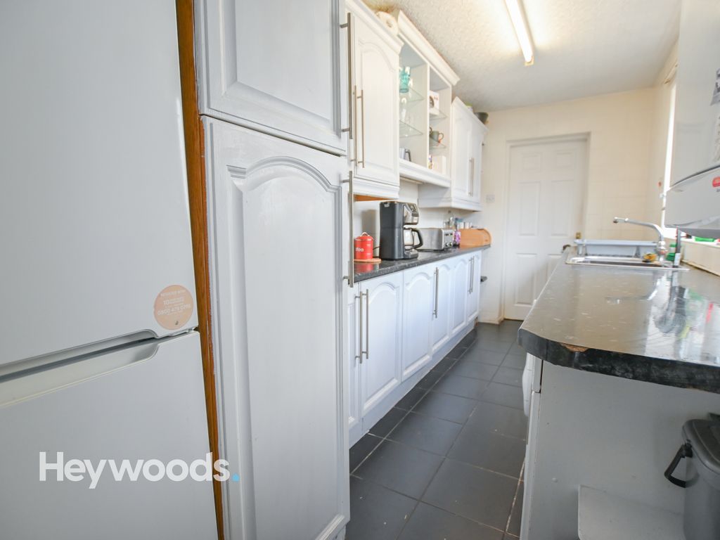 3 bed terraced house for sale in Dunkirk, Newcastle, Newcastle Under Lyme ST5, £125,000