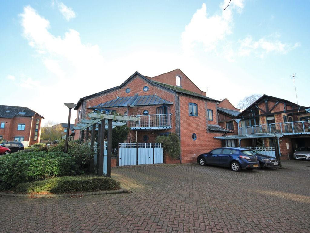 1 bed flat for sale in Alfredston Place, Wantage, Oxfordshire OX12, £170,000