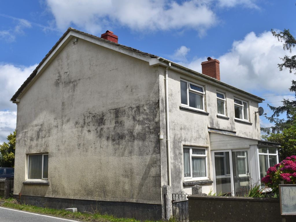 4 bed detached house for sale in Efailwen, Clynderwen, Carmarthenshire SA66, £250,000