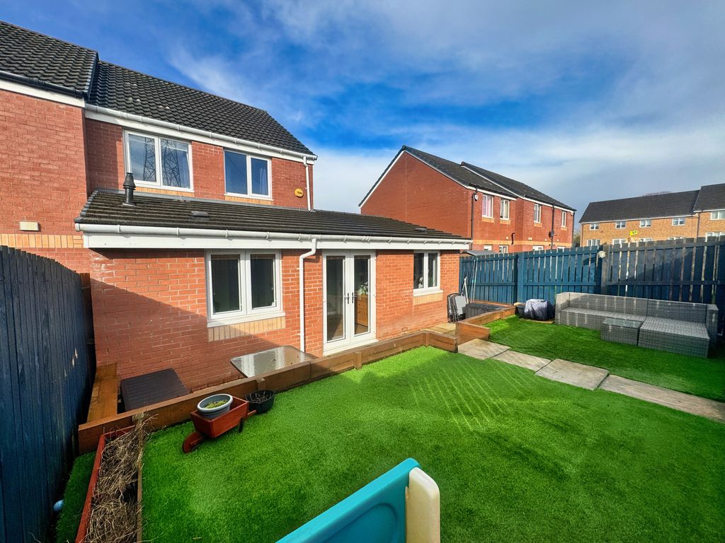 3 bed end terrace house for sale in Ewe Avenue, Cambuslang, Glasgow G72, £220,000