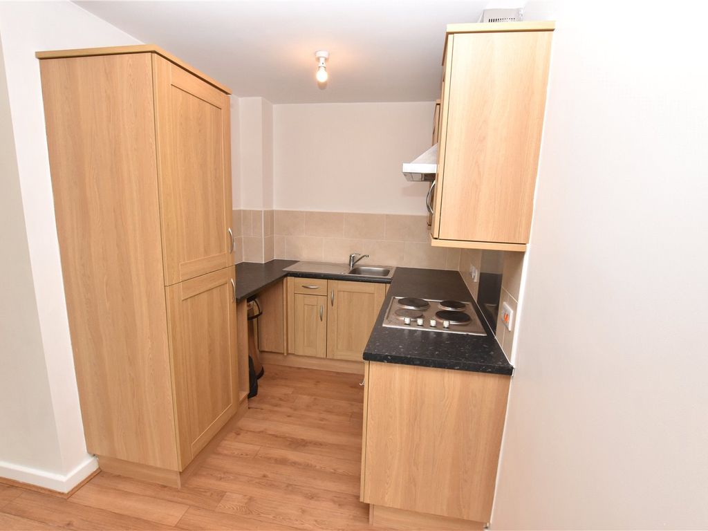 1 bed flat for sale in Pullman House, 11 Tudor Way, Beeston, Leeds LS11, £65,000