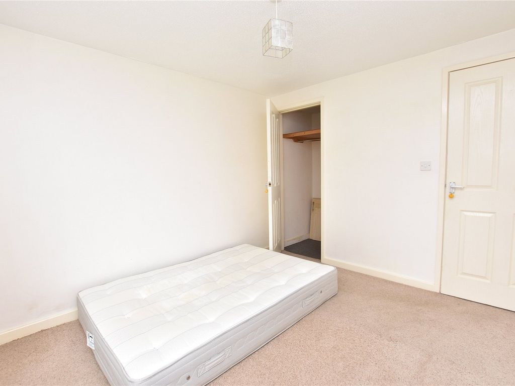 2 bed flat for sale in Farm Court, Leeds, West Yorkshire LS15, £105,000