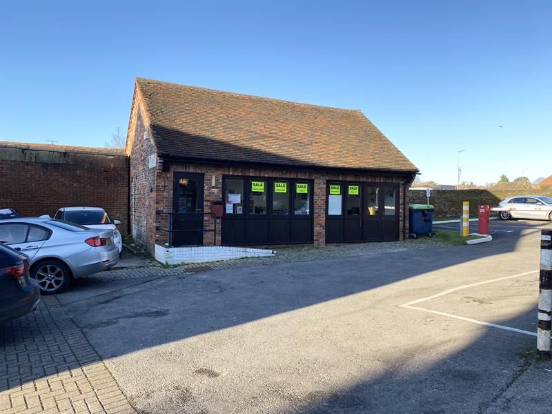 Property for sale in High Street, Princes Risborough, Buckinghamshire HP27, £215,000