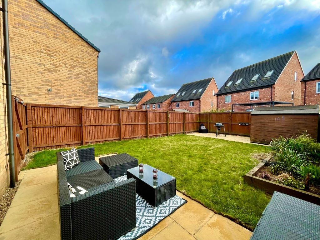 3 bed town house for sale in Meadow Lane, Auckley, Doncaster DN9, £235,000