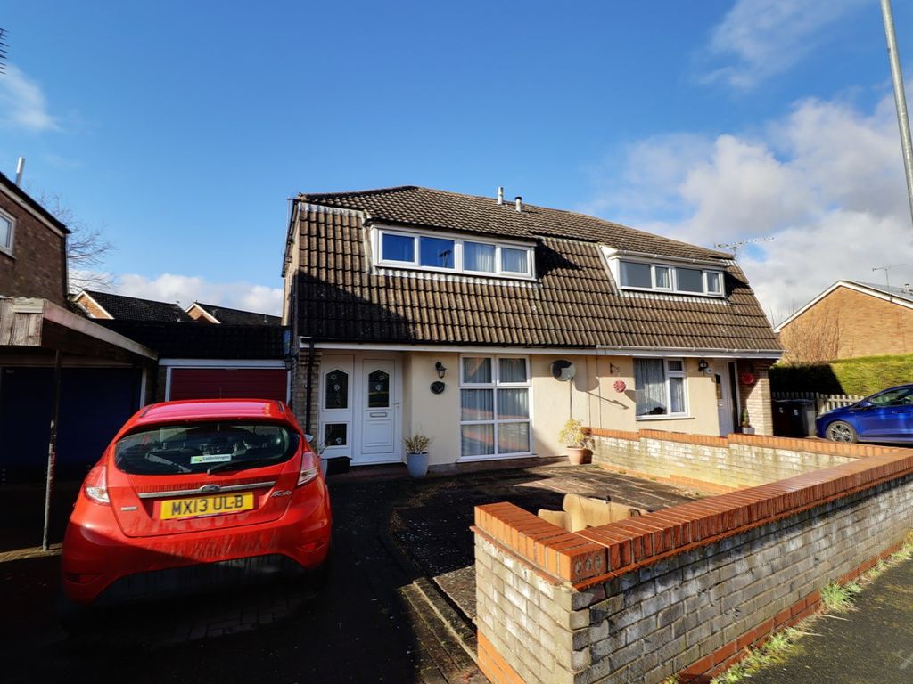 3 bed semi-detached house for sale in Labrador Drive, Broughton DN20, £159,950