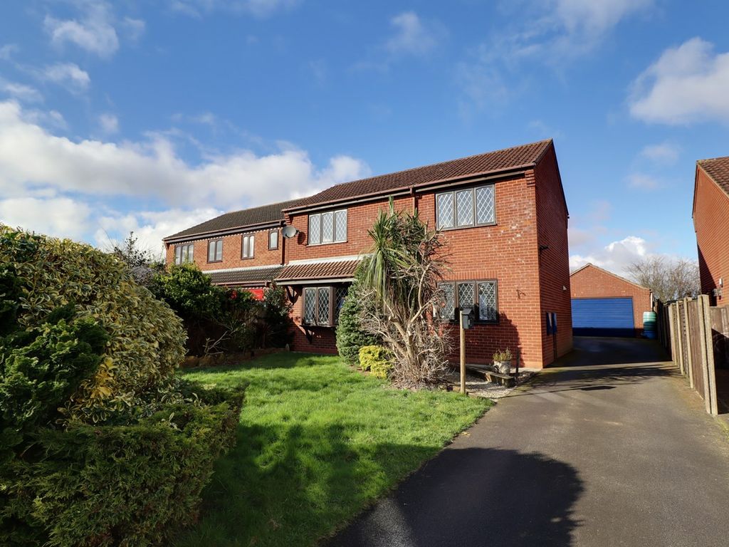 3 bed detached house for sale in Badger Way, Broughton DN20, £275,000