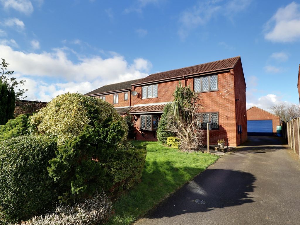 3 bed detached house for sale in Badger Way, Broughton DN20, £275,000
